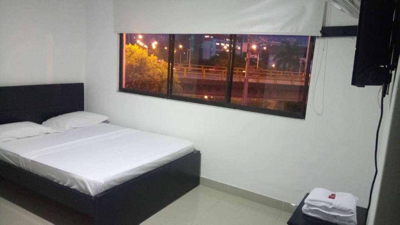 Hotel Bulerias 33 Медельин Экстерьер фото