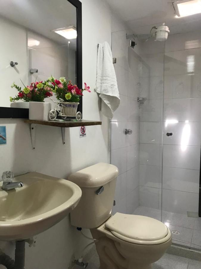 Hotel Bulerias 33 Медельин Экстерьер фото